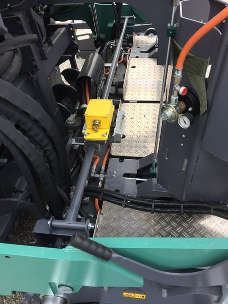 New G-Slope Sensor MGS-0150 for Smooth Asphalt Paving